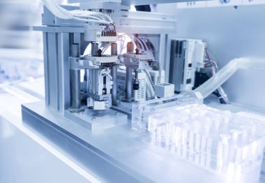 Robot kolu kavrama tutamacını pnömatik giriş