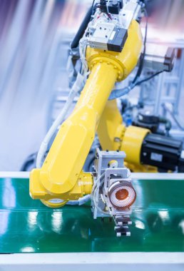 Robot makine görüş sistemi fabrikada