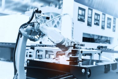 Robot makine görüş sistemi fabrikada