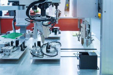 Robot kolu kavrama tutamacını pnömatik giriş