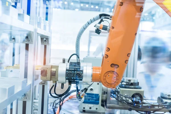 Ρομποτική μηχανή εργαλείο σε βιομηχανική παραγωγή εργοστάσιο, έξυπνο fac — Φωτογραφία Αρχείου