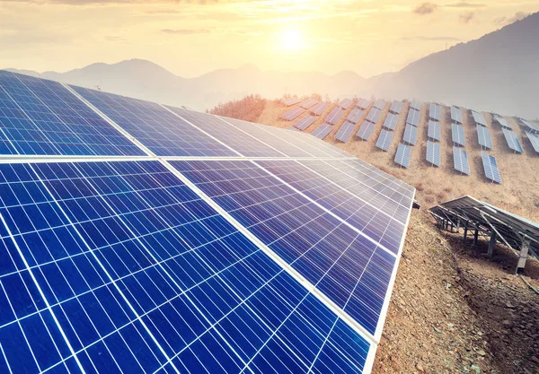 Energia Solare Moderna Tecnologia Produzione Energia Elettrica Concetto Energia Rinnovabile — Foto Stock