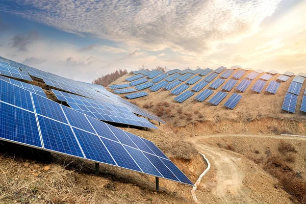 Energia Solar Moderna Tecnologia Produção Energia Elétrica Conceito Energia Renovável — Fotografia de Stock