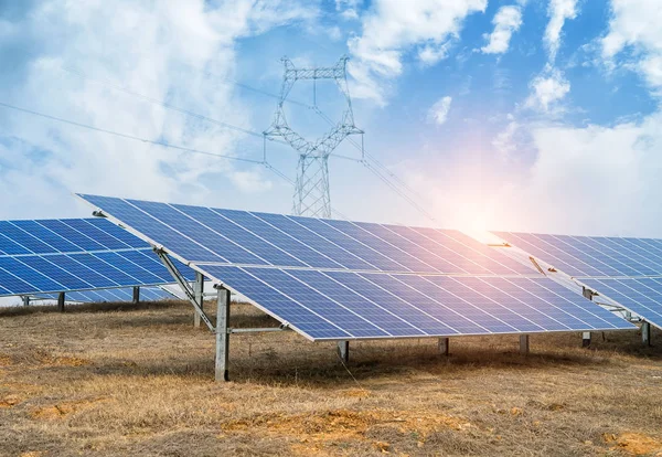 Energia Solar Moderna Tecnologia Produção Energia Elétrica Conceito Energia Renovável — Fotografia de Stock