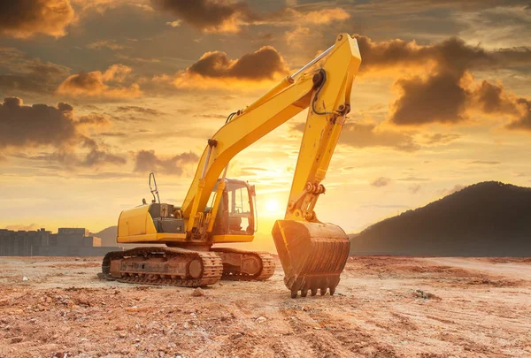 Schwerer Erdbewegungsmaschine Mit Blauem Himmel Hintergrund — Stockfoto