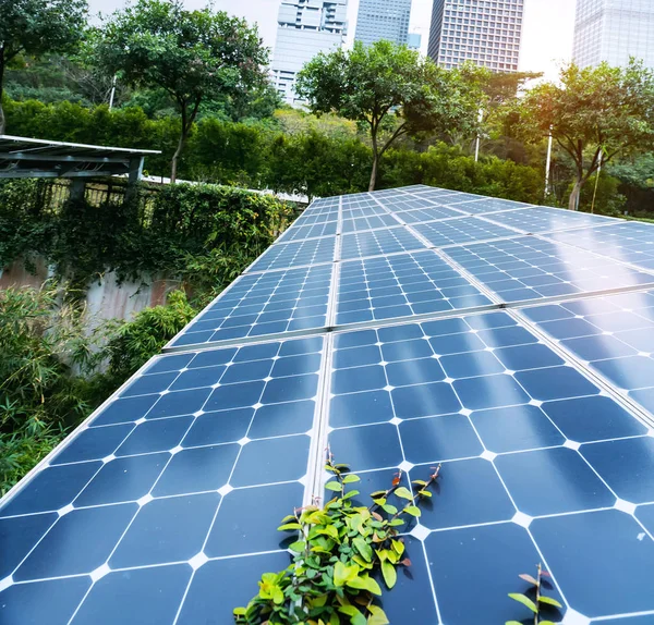 Paneles Solares Parque Ciudad Moderna —  Fotos de Stock