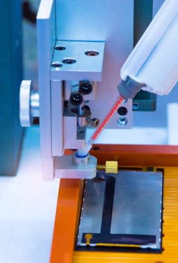 Robot tutkal şırıngası