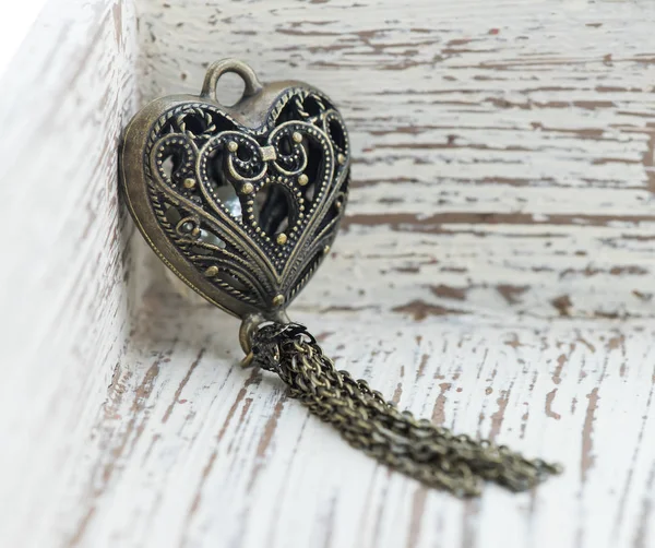 Heart Shaped Pendant Pink Background — Stock Photo, Image