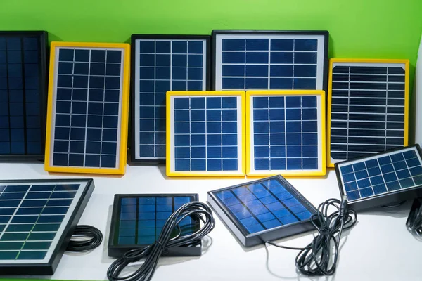 Diverse Zonnepanelen Tafel — Stockfoto