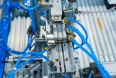 endüstriyel üretim tesisi, akıllı fabrika sanayi 4.0 konsept robot makine aleti.