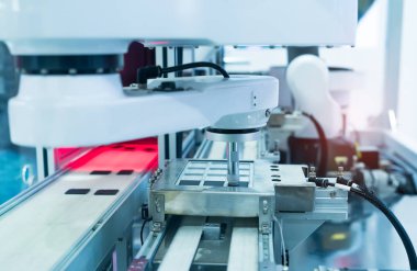 Endüstriyel makinede robotik pnömatik piston emici ünitesi, otomasyon sıkıştırılmış hava fabrikası üretimi