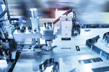 Robot kolu kavrama tutamacını pnömatik giriş