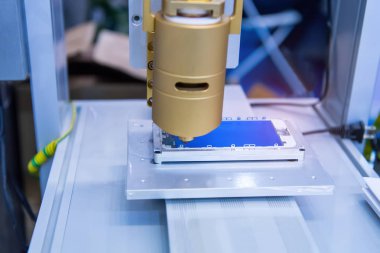 Robot tutkal şırıngası