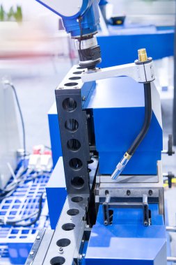 Otomatik robot kol işlemleri kaynak metal için