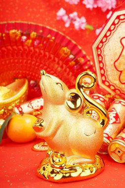 Geleneksel Çin altın sıçanı heykeli, 2020 yılı fare yılı, Çince altın külçesi çevirisi: iyi para için dua..