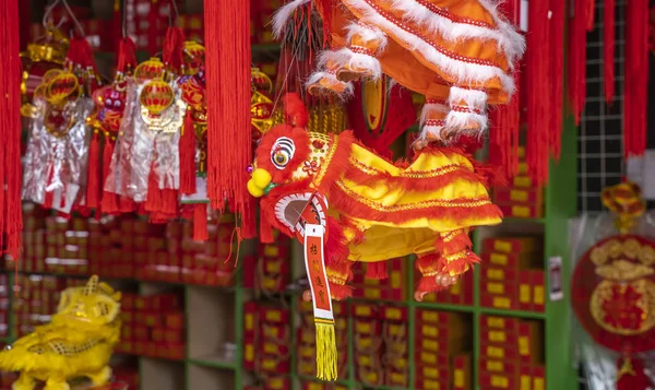 León Bailador Tradicional Chino Colgando Para Año Nuevo Traducción Caligrafía — Foto de Stock