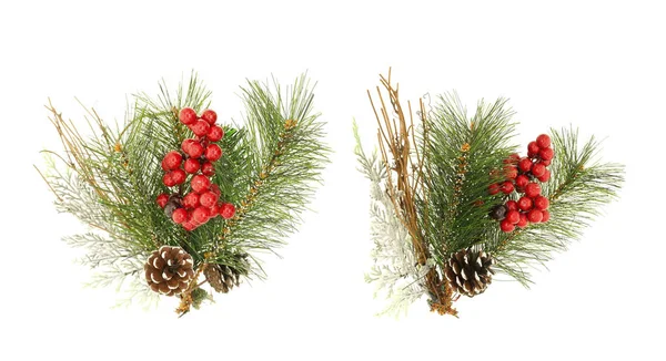用松果和分枝隔离在白色背景下的圣诞装饰品 — 图库照片