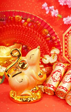 Geleneksel Çin altın sıçanı heykeli, 2020 yılı fare yılı, Çince altın külçesi çevirisi: iyi para için dua..