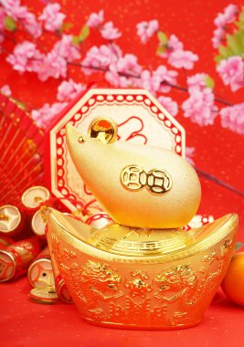 Geleneksel Çin altın sıçanı heykeli, 2020 yılı fare yılı, Çince altın külçesi çevirisi: iyi para için dua..