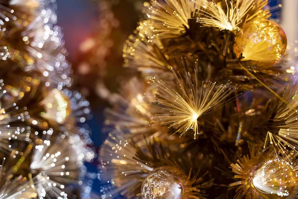Árbol Decorado Con Fibra Óptica Navidad Con Dectoración Concepto Vacaciones —  Fotos de Stock