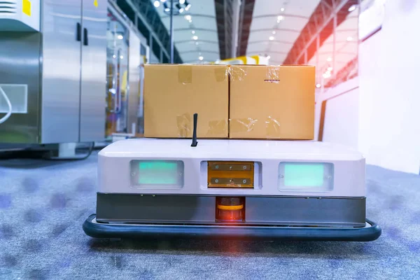 Skladový Robot Auto Nese Kartónové Krabice Montáž Továrně — Stock fotografie
