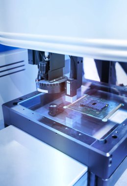 Zlegence pcb fabrikasındaki robotik görüş sensör kamera sistemi