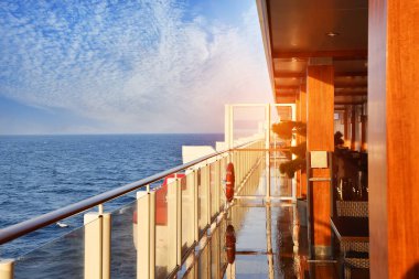 Yolcu gemisinden deniz manzarası