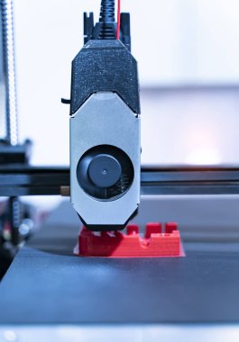3D yazıcı veya katkı maddesi imalatı ve robot otomasyon teknolojisi.