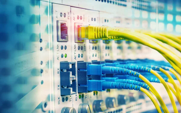 Fiber Optic Cables Connected Optic Ports Network Cables Connected Ethernet — Stock Photo, Image