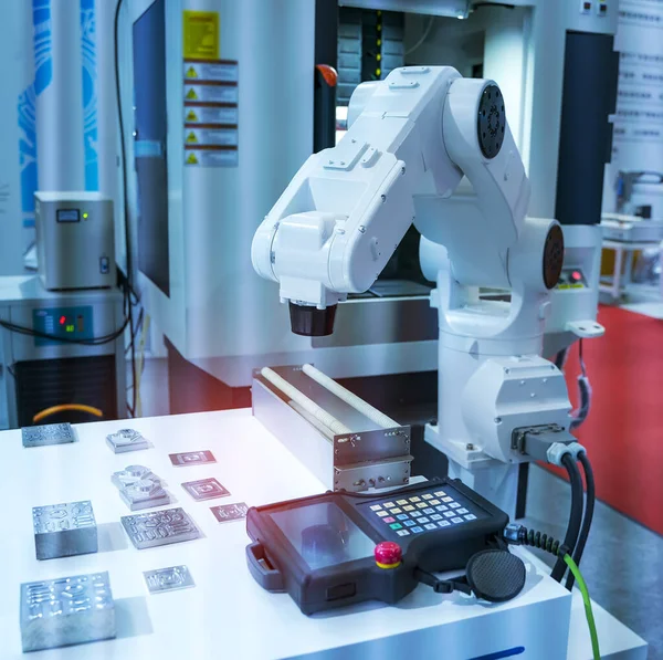 Robot Arm Working Smartly Production Department Artificial Intelligence Factory — Stock Photo, Image