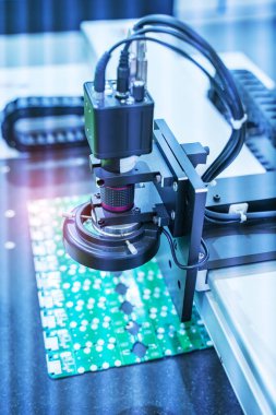 Zenginlik fabrikasındaki robotik görüş sensör kamera sistemi