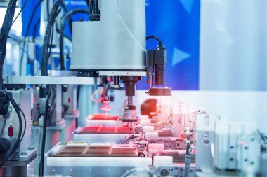 Zlegence pcb fabrikasındaki robotik görüş sensör kamera sistemi