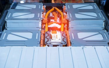 Elektrikli araba lityum pil ve güç bağlantıları