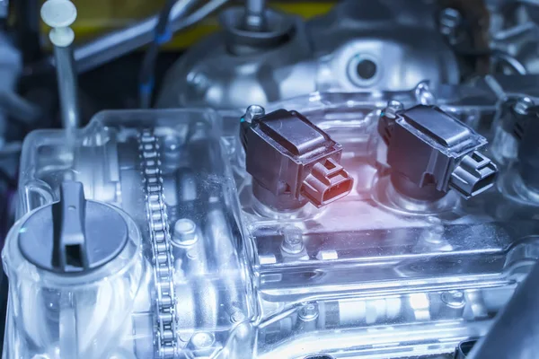 Eko Otomobil Motorunun Elektrik Sistemine Yüklenmiş Pil Kablo Otomotiv Bölümü — Stok fotoğraf