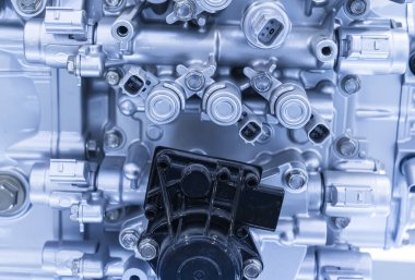 Arabanın süspansiyon ve dişlilerinin metalik arka planı