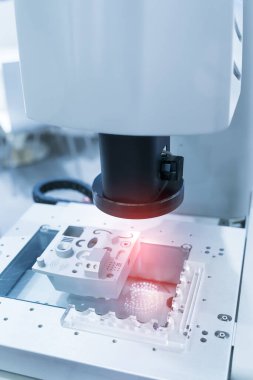 Zenginlik fabrikasındaki robotik görüş sensör kamera sistemi