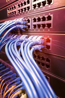 Ağ kablo paneli, veri merkezinde değiştir