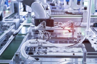 Robotik ve Otomatik sistem denetim uygulamalı bilgisayar vantilatörü otomatik robot kolda