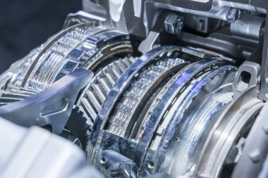 Araba otomotiv şanzımanının metalik arka planı