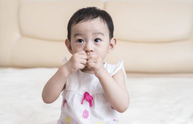 Güzel Çinli bebek portresi.