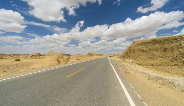 Estrada Frente Deserto — Fotografia de Stock