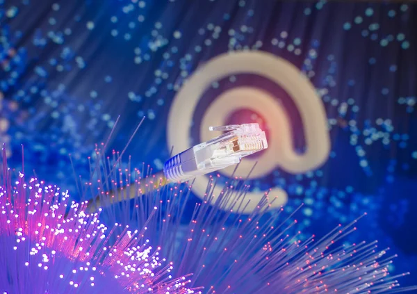 Nätverkskablar Med Fiber Optisk Teknik Bakgrund Kommunikation Concept — Stockfoto