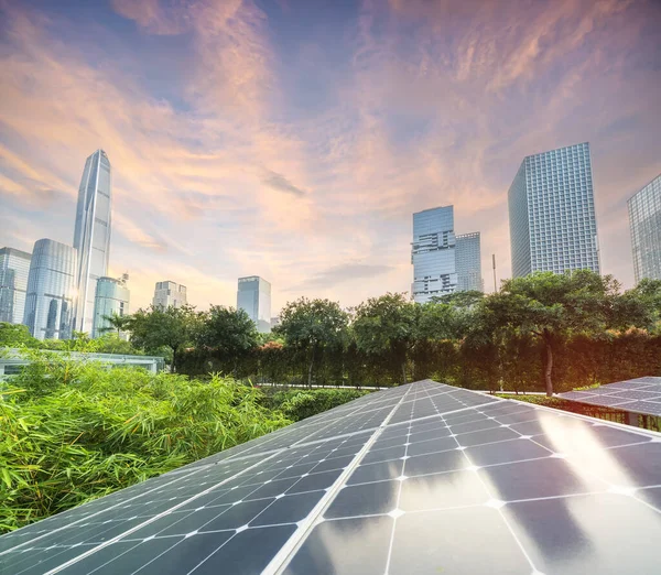 Panel Solar Instalación Fotovoltaica Con Hitos Paisajísticos Urbanos Fuente Electricidad —  Fotos de Stock