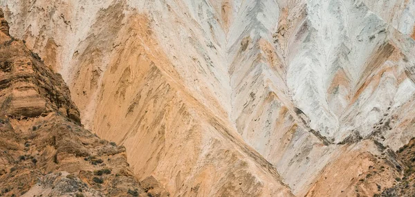 Ningde, Çin 'in ulusal geopark' ındaki Danxia kırmızı kumtaşının manzara görüntüsü.