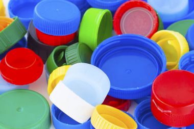 renkli plastik kapaklar