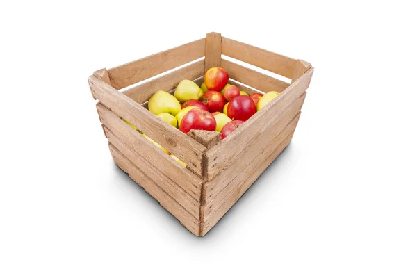 Maçãs frescas em caixa de madeira — Fotografia de Stock