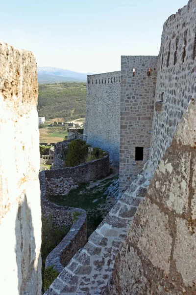 Murallas de la fortaleza de Knin — Foto de Stock