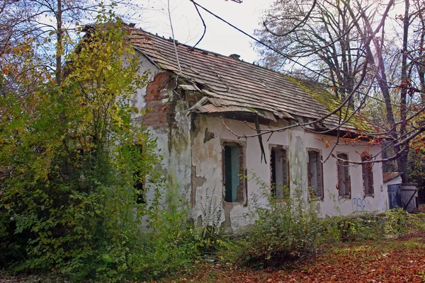 Ancienne maison abandonnée — Photo