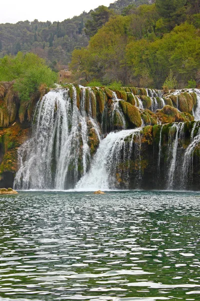 Şelale krka Nehri üzerinde — Stok fotoğraf