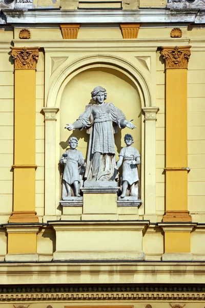 Architectural detail on the roof — Stock Photo, Image